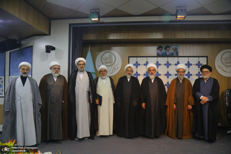 مراسم روز معلم و تجلیل از اساتید حوزوی در مجتمع آموزشی پژوهشی ائمه اطهار (ع)‎