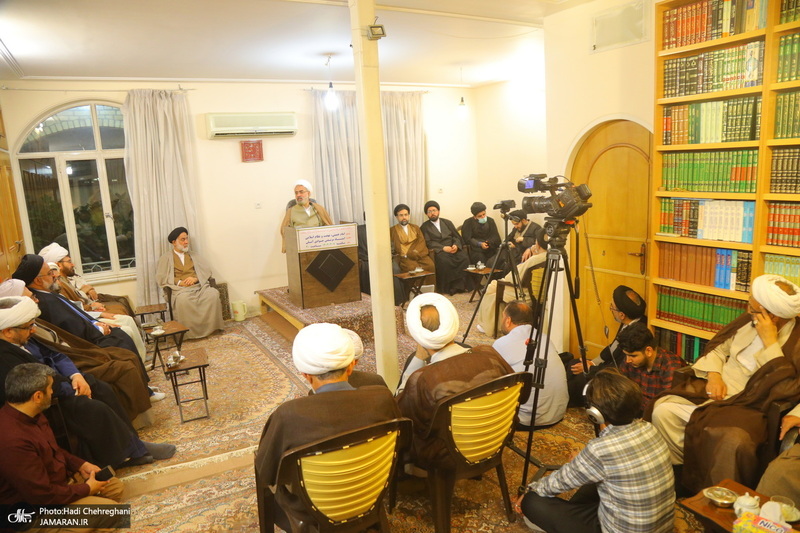 نشست علمی با موضوع  امام خمینی(ره) نهضت و نظام اسلامی