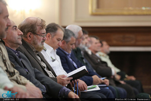 نشست مسئولان و دست اندرکاران مراسم بیست و نهمین سالگرد بزرگداشت امام خمینی(س)