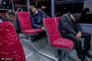 منتخب تصاویر امروز جهان- 11 دی 1400 - اتوبوس خوابی در تهران