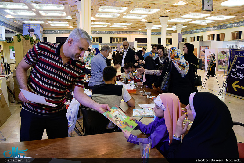 غرفه موسسه تنظیم و نشر آثار امام خمینی(س) در نمایشگاه بین المللی قرآن کریم