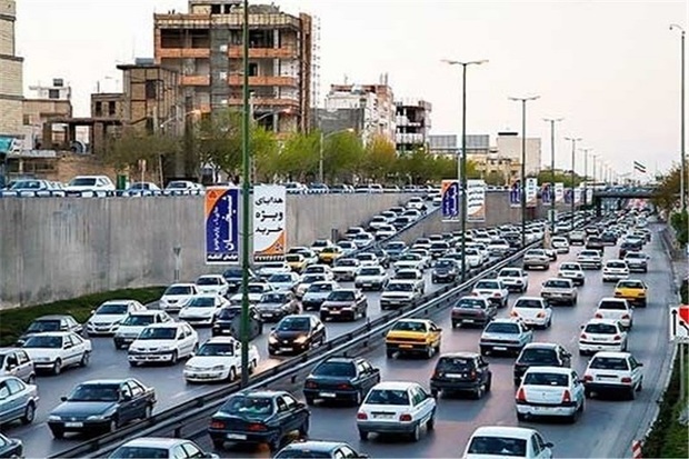 ترافیک در محورهای اصلی منتهی به اصفهان سنگین است