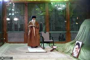 حضور رهبر معظم انقلاب در حرم مطهر حضرت امام خمینی(س)