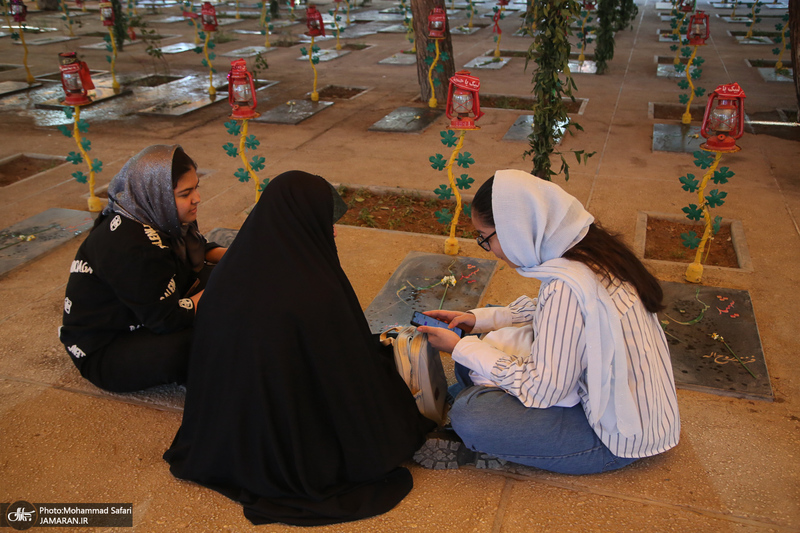 مهمانی لاله ها در قطعه شهدای بهشت زهرا