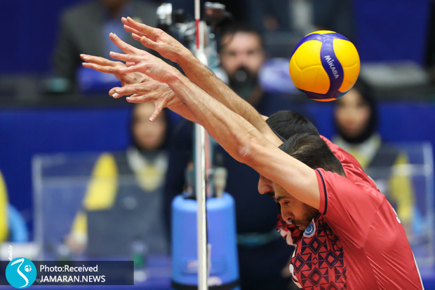 تصاویر| بازی نفسگیر فولاد و شهداب در فینال برگشت لیگ والیبال