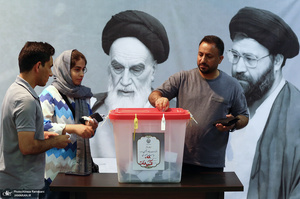 مرحله دوم انتخابات ریاست جمهوری چهاردهم در حسینیه جماران - 7