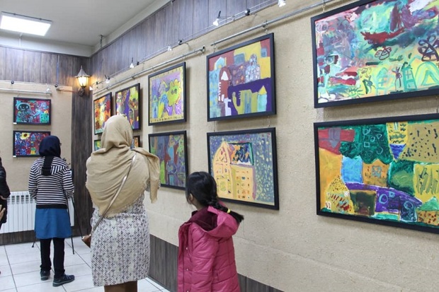 نقاشی های کودکان کار شیراز بر دیوارهای فرهنگسرای هنر نشست