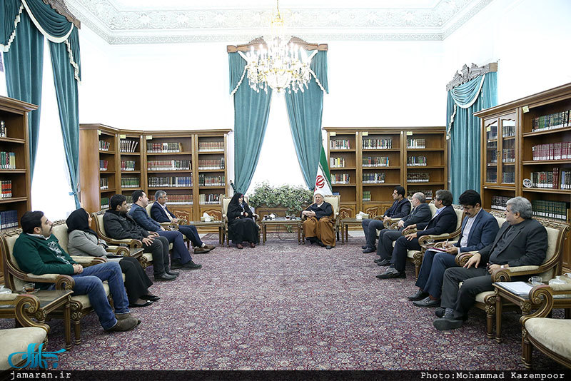 دیدار فرزندان شهدا و ایثارگران با فرمانده پدران خویش در دفاع مقدس