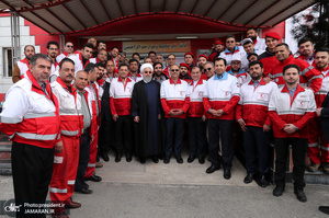 بازدید روحانی از ایستگاه سلامت اورژانس و پایگاه امداد و نجات جاده ای