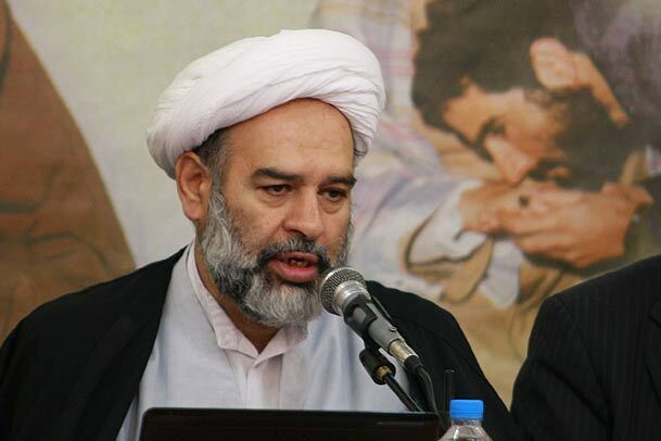 بررسی آراء و سیره عملی امام خمینی در حوزه رعایت حقوق مردم