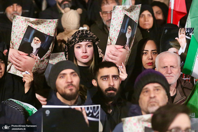 تجمع بزرگ مردمى نه به آتش بس در محله پيروزى تهران