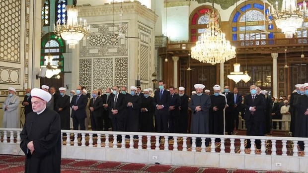 بشار اسد نماز عید فطر را در مسجد اموی دمشق اقامه کرد+تصاویر