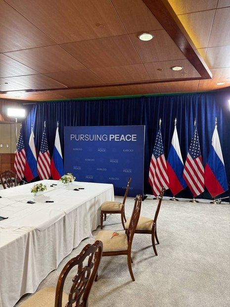 ترامپ و پوتین در این اتاق مذاکره می کنند + عکس