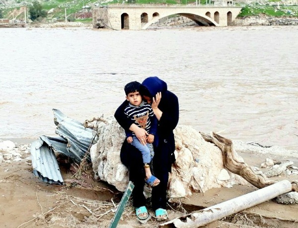 وضعیت بحرانی‌سیل‌زدگان لرستان  بیش از ۲۰ هزار نفر آواره شده‌اند  آلودگی آب و شیوع بیماری اسهال خونی