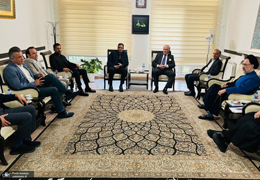 جمعی از پیشکسوتان پرسپولیس و تیم ملی با سید محمد خاتمی دیدار کردند+تصاویر