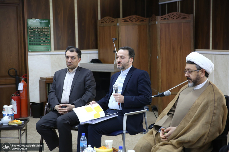 مراسم تقدیر از دست اندرکاران همایش نکوداشت وکلای حضرت امام خمینی (س)