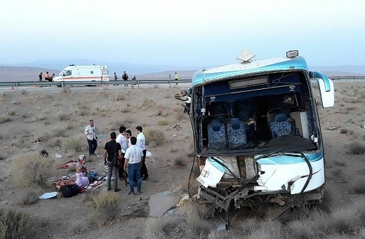 19 مصدوم براثر واژگونی اتوبوس در محور اصفهان- یزد