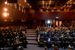 کنگره بزرگداشت شهدای سنگرسازان بی سنگر استان تهران در حرم امام خمینی (س)