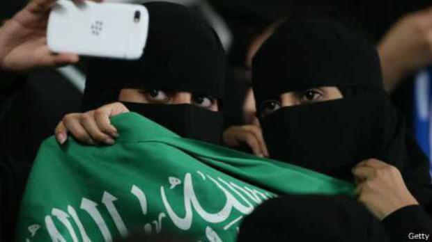 عربستان به زنان اجازه داد وارد ورزشگاه شوند