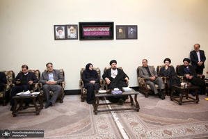 دیدار مدیرعامل، معاونان و جمعی از کارکنان  هواپیمایی هما با سید حسن خمینی