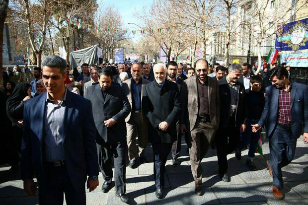 استاندار اصفهان از حضور حماسی مردم در راهپیمایی 22 بهمن تقدیر کرد