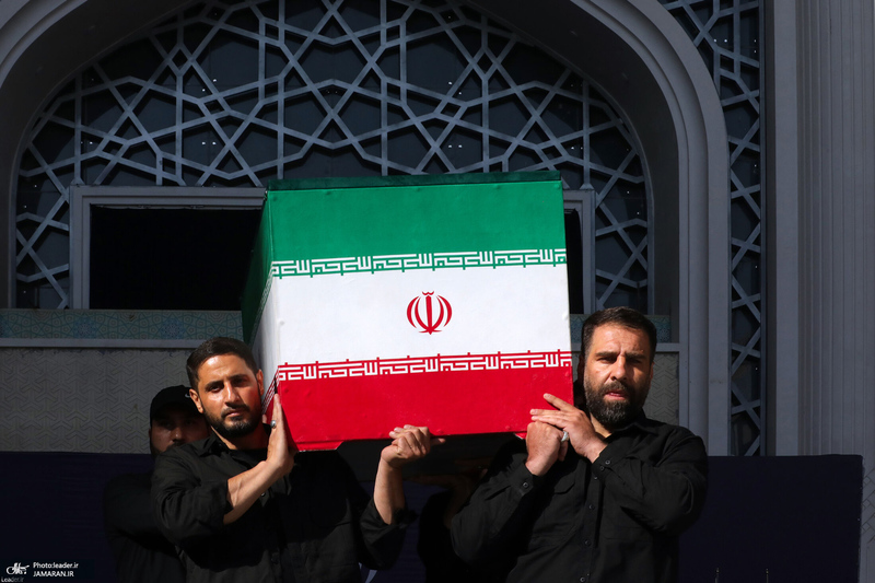 اقامه نماز بر پیکر مطهر رهبر شهید انقلاب و شهدای خانواده ایشان-3