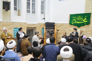 عمامه گذاری طلاب در روز عید مبعث توسط مراجع عظام تقلید‎‎