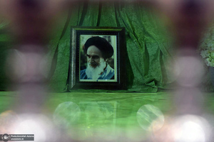 محفل انس با قرآن در حرم مطهر امام خمینی(س)