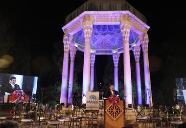 بهره‌گیری از هوش مصنوعی برای صیانت و ترویج میراث ادبی ایران