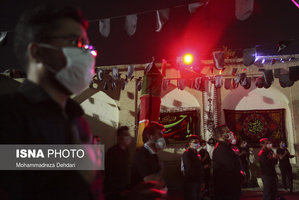 عزاداری شب چهارم محرم در مجاورت ارگ کریمخانی