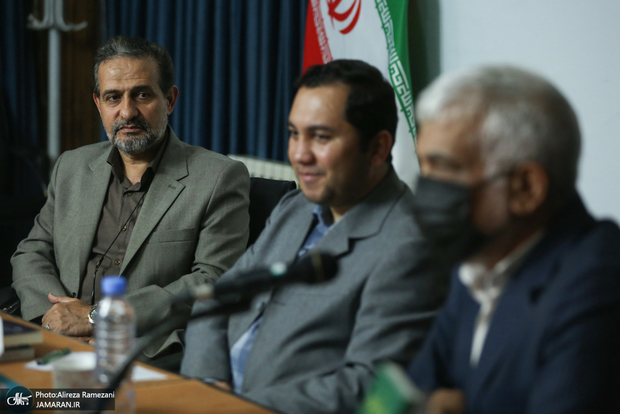 فقهی‌زاده: آیت‌الله مصطفی خمینی(ره) حقیقتا ملاحظات دقیق و عالمانه داشتند/ عترت‌دوست: خیلی خلأ پژوهشی راجع به شهید سید مصطفی خمینی(ره) داریم/ پروینی: حتی حوزه‌های علمیه ما درباره مرحوم آقا مصطفی اطلاعات کامل ندارند