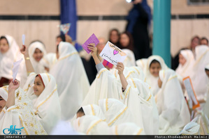 مراسم جشن تکلیف «دبستان سمیه» منطقه چهار تهران در حسینیه جماران 