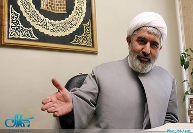 دوراهی نفی و پذیرش کامل کارنامه جمهوری اسلامی نادرست است