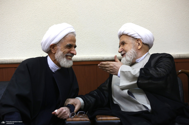 دیدار مهدی کروبی با سید حسن خمینی و جمعی از فعالان سیاسی