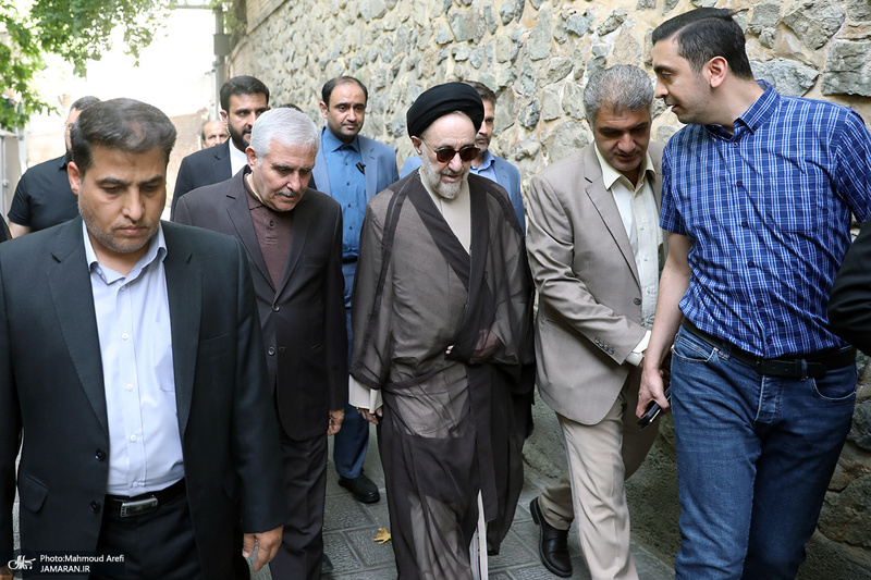 حضور سید محمد خاتمی در مرحله دوم انتخابات ریاست جمهوری چهاردهم