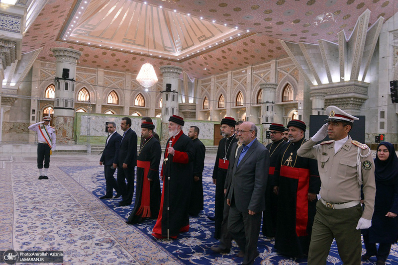 ادای احترام رهبر جهانی آشوریان به حضرت امام خمینی (س)