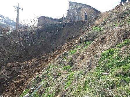 هشدار نسبت به تشدید رانش زمین در روستای زرآباد قزوین