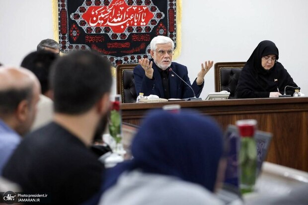 خبرهای معاون اول رئیس‌جمهور از مذاکرات، انتقال آب به تهران، افتتاح چندین نیروگاه برق در نشست با خبرنگاران/ عارف: اگر شرایط مناسب باشد می‌توان باعزت مذاکرات مستقیم انجام شود/ آب طالقان طی هفته های  آینده به تهران می‌رسد