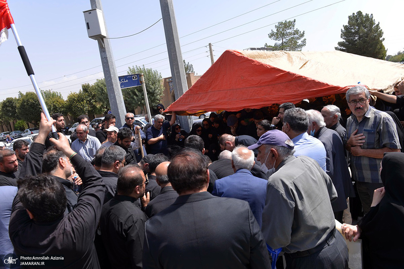 مراسم خاکسپاری سیدعلی صنیع خانی در بهشت زهرا (س) تهران