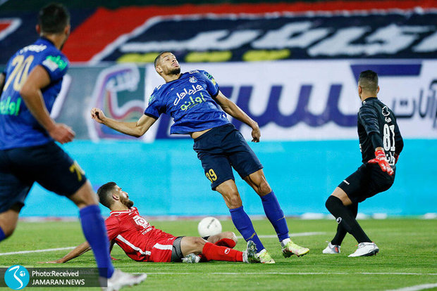 آخرین اخبار سرخابی ها| حل مشکل سربازی استقلالی ها/ متلک سرخپوش سابق به عزل عزیزی خادم + عکس