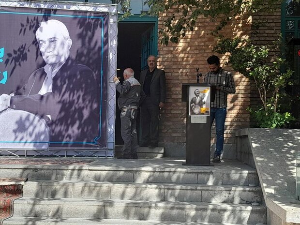 مراسم تشییع پیکر بهمن رجبی در خانه هنرمندان 