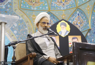 نمایندهٔ ولی فقیه در سپاه: هرگز اجازه نخواهیم داد دست دشمنان‌ به ولی فقیه‌مان برسد/ دشمن بیش از ۲۰ سال بر روی قرار دادن مردم در مقابل نظام و شکستن انگیزه و اراده آنان کار کرد، اما شکست خورد