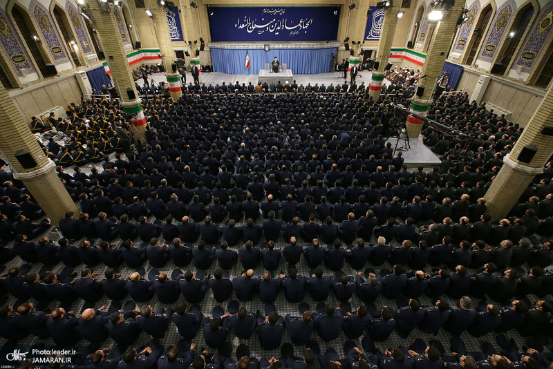 دیدار جمعی از فرماندهان و کارکنان نیروی هوایی ارتش با فرمانده معظم کل قوا