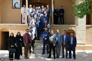 بازدید رئیس مرکز وکلای قوه قضائیه از بیت تاریخی امام خمینی