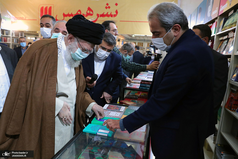 بازدید رهبر معظم انقلاب از سی و‌‌ چهارمین نمایشگاه بین‌المللی کتاب تهران