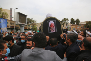 مراسم تشییع و خاکسپاری پیکر آیت الله ری شهری (ره) در حرم حضرت عبدالعظیم حسنی (ع)