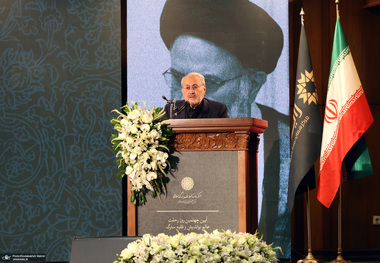 رئیس مرکز دایرة المعارف بزرگ اسلامی: آیت‌الله موسوی بجنوردی ساحت فقاهت و اجتهاد را وارد زندگی و جامعه کرد/ ایشان با دید وسیعی که داشت، حقوق خیلی از افراد جامعه و مخصوصا زنان را احیا کرد