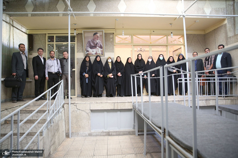 تجدید میثاق اساتید و دانشجویان پژوهشکده امام خمینی و انقلاب اسلامی با آرمان های بنیانگذار جمهوری اسلامی