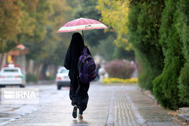 رگبار پراکنده باران همدان را فرا می‌گیرد