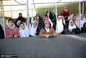 تجدید میثاق دانش آموزان و مردم با امام در حسینیه جماران